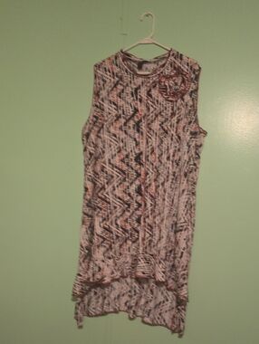 Sleeveless Printed High-Low Tunic Top in Multi-Color